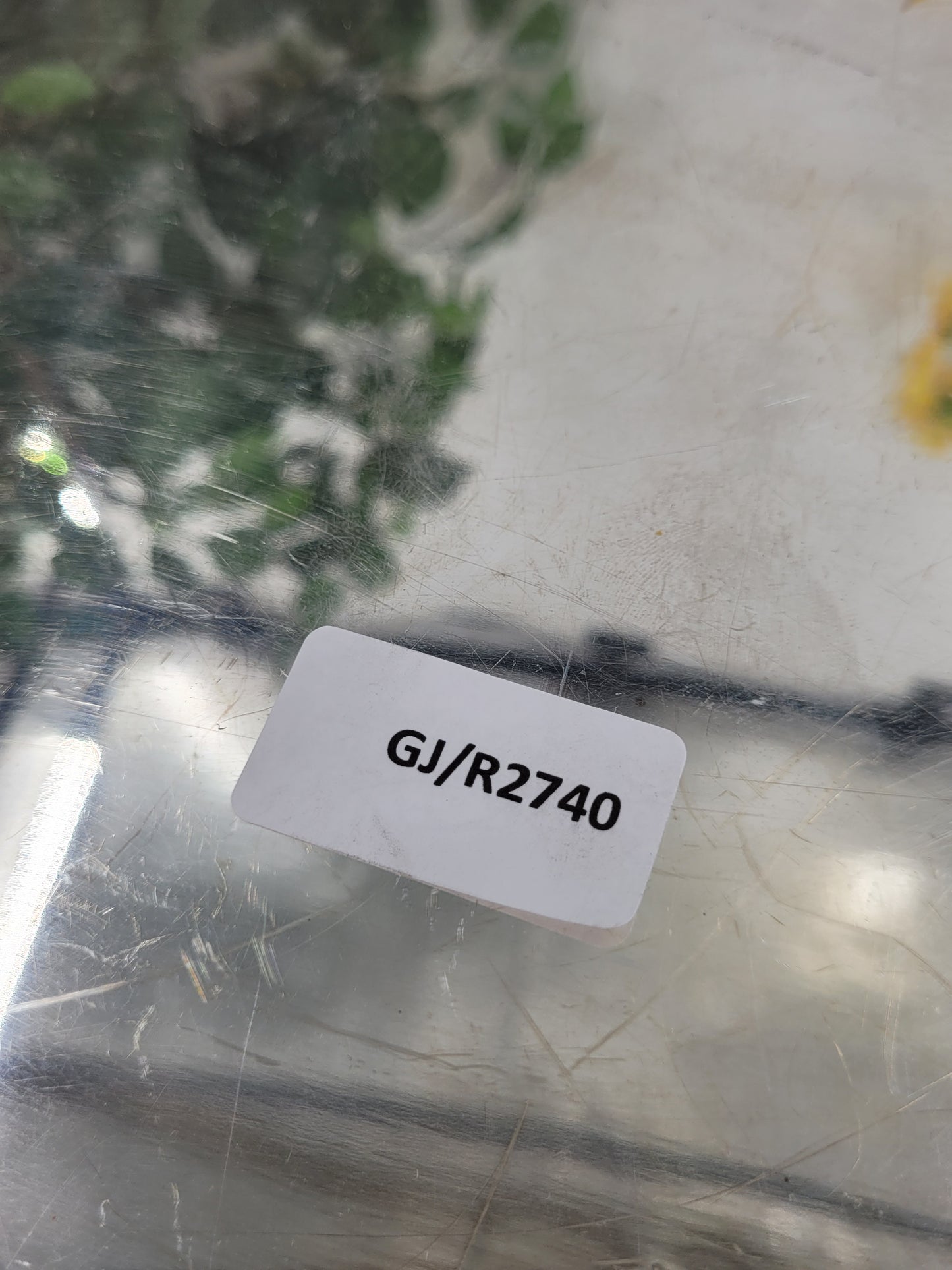 Geschwungenes Silbertablett, Versilbert