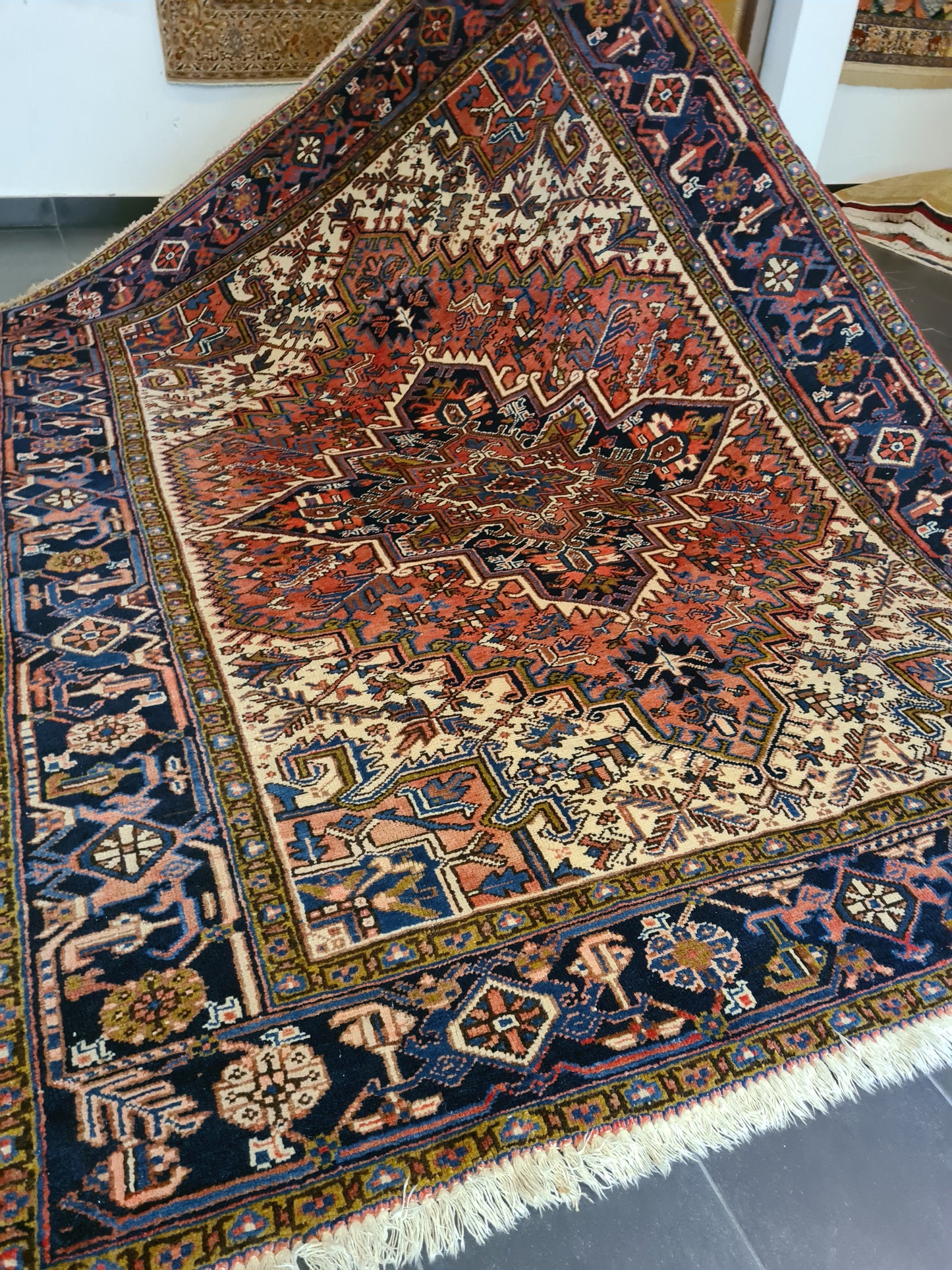 Antiker Königlicher Heris Perserteppich Handgeknüpfter Orientteppich 277x213cm