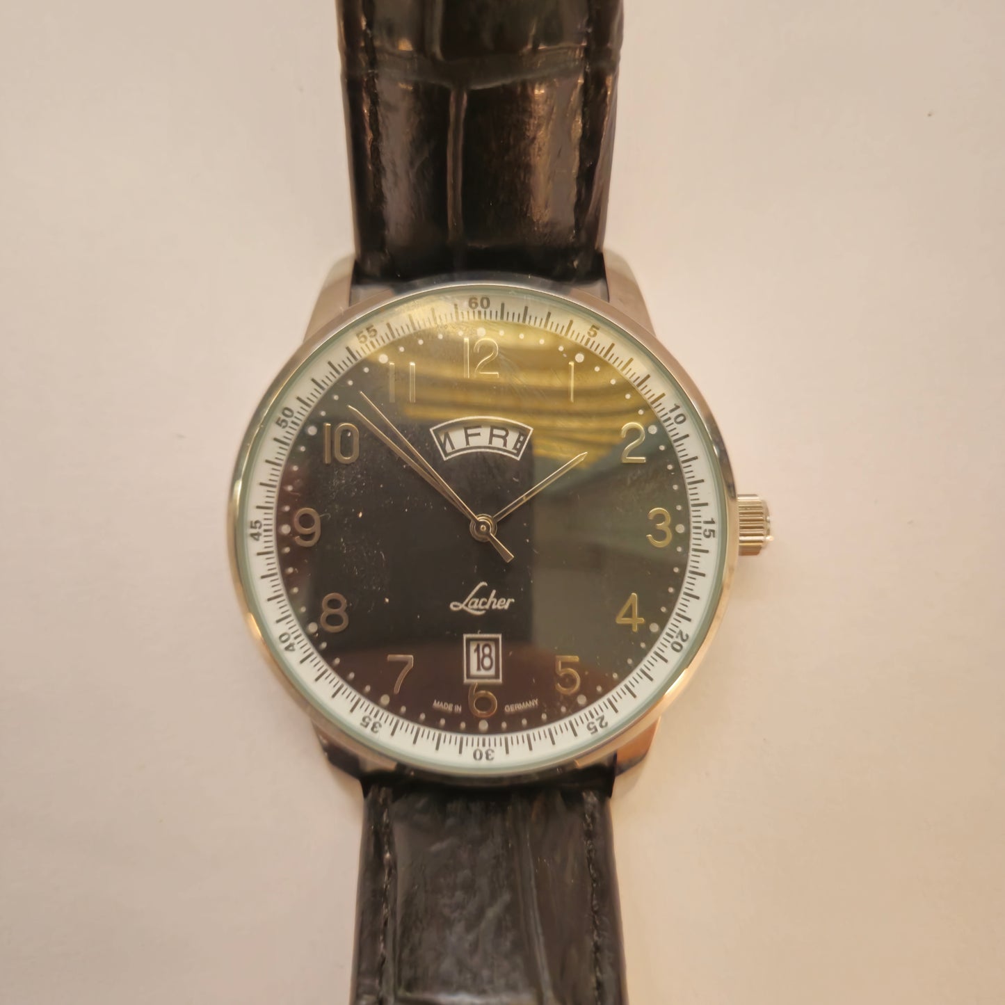 Lacher Herrenuhr mit Tag- und Datumsanzeige