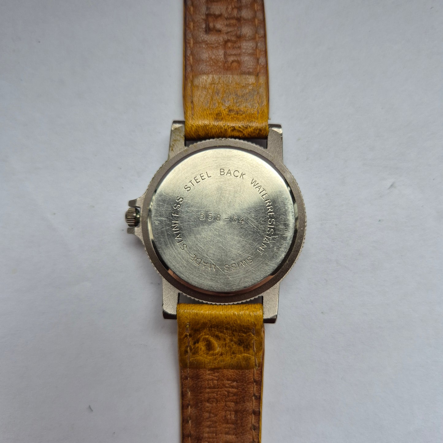 Continental Herrenarmbanduhr Vintage-Stil mit gelbem Lederarmband