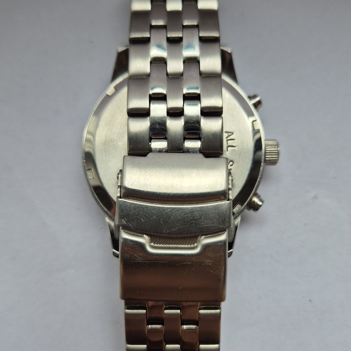 Elegante Chronograph-Armbanduhr – Präzision und Stil vereint