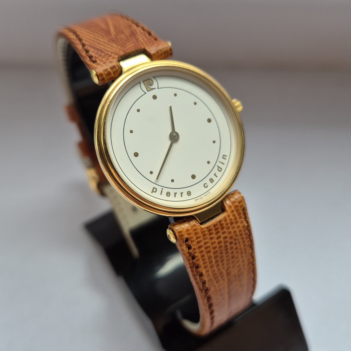 Pierre Cardin Damenarmbanduhr mit luxuriösem Lederarmband