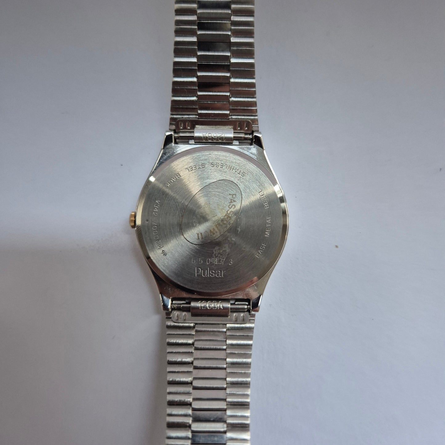 Elegante Pulsar Herrenarmbanduhr – Schlichtes Design mit Datumsanzeige