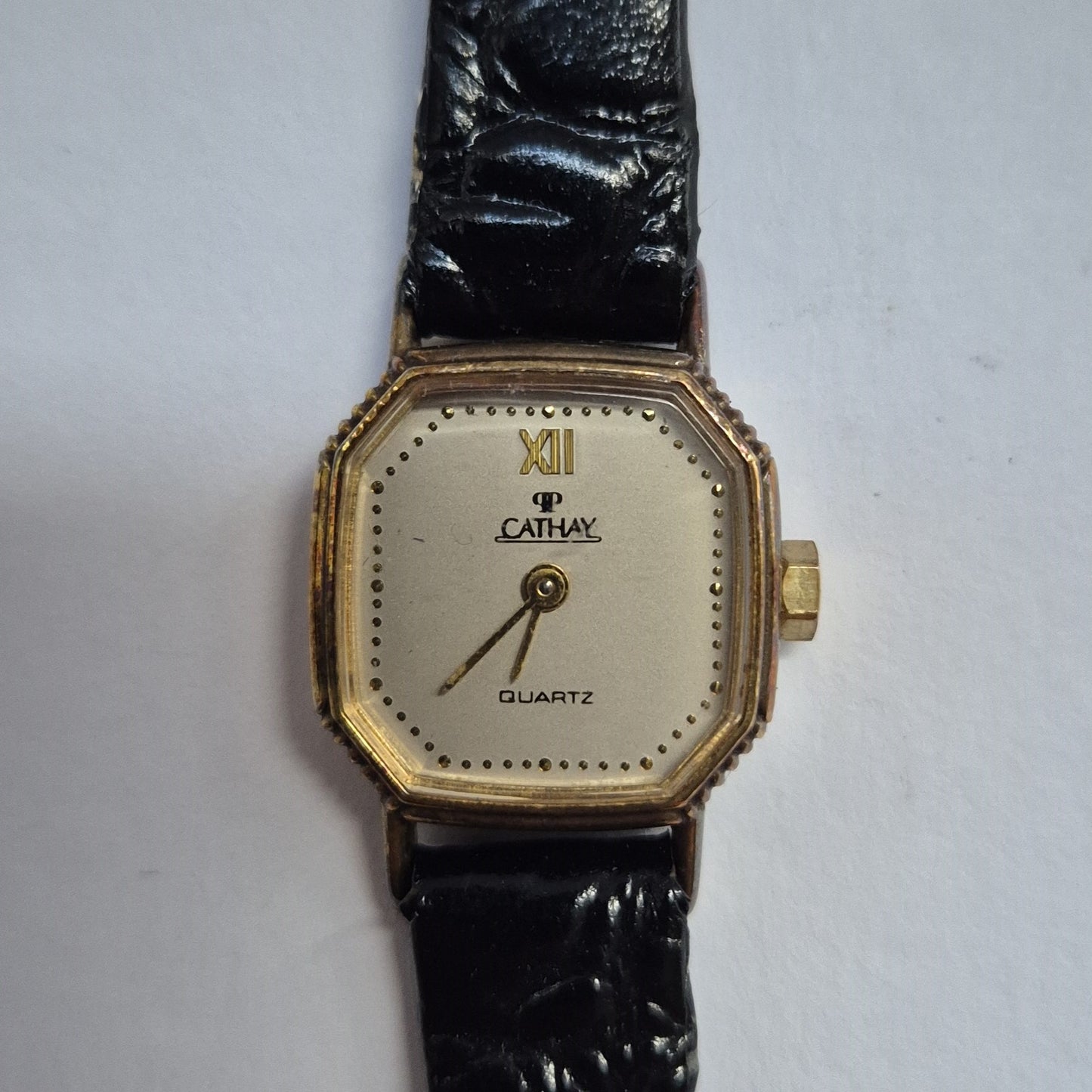 Elegante Cathay Damenarmbanduhr – Klassik trifft auf Stil