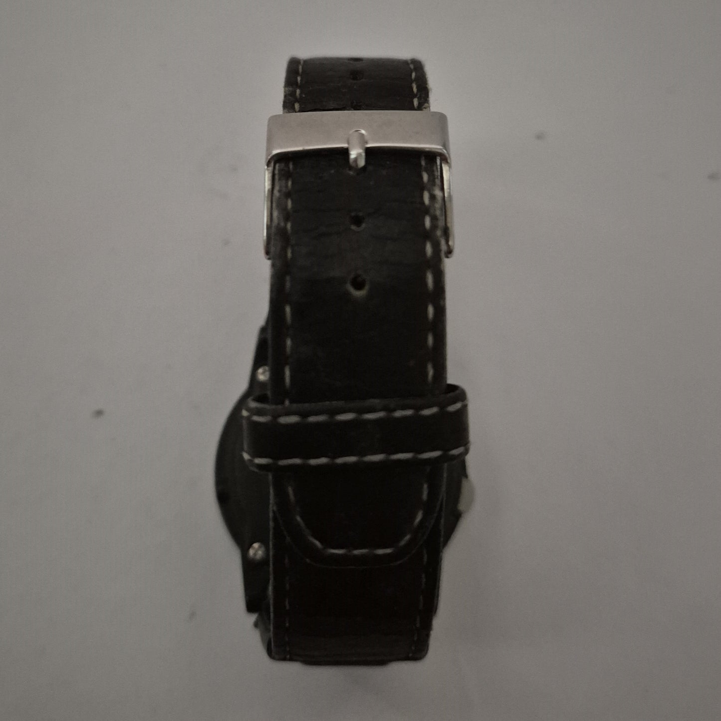 Sportliche Trophy Herrenarmbanduhr – Funktionalität und Stil kombiniert