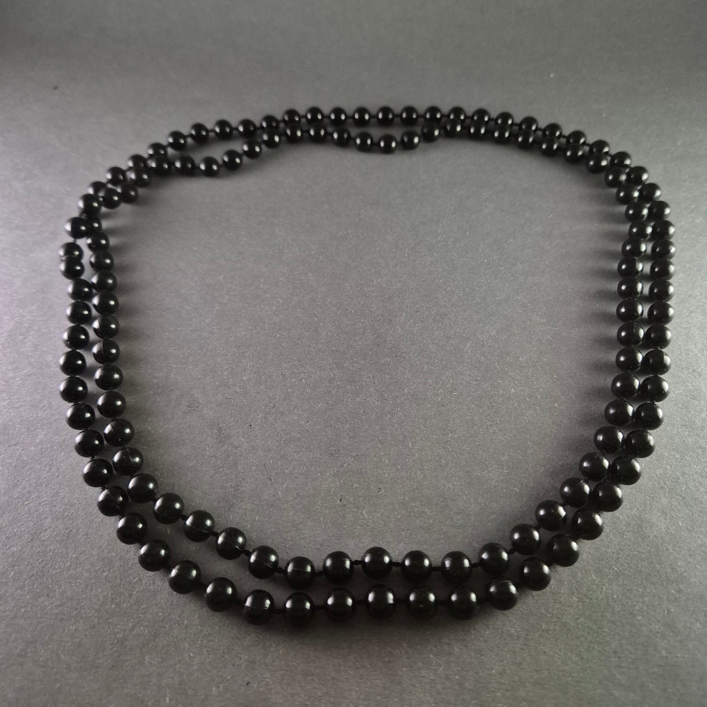 Klassische schwarze zweireihige Halskette – Minimalistisch und zeitlos