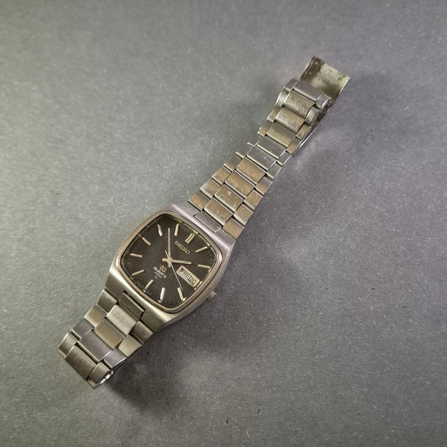 Seiko Herrenarmbanduhr – Klassisches Design mit Datumsanzeige