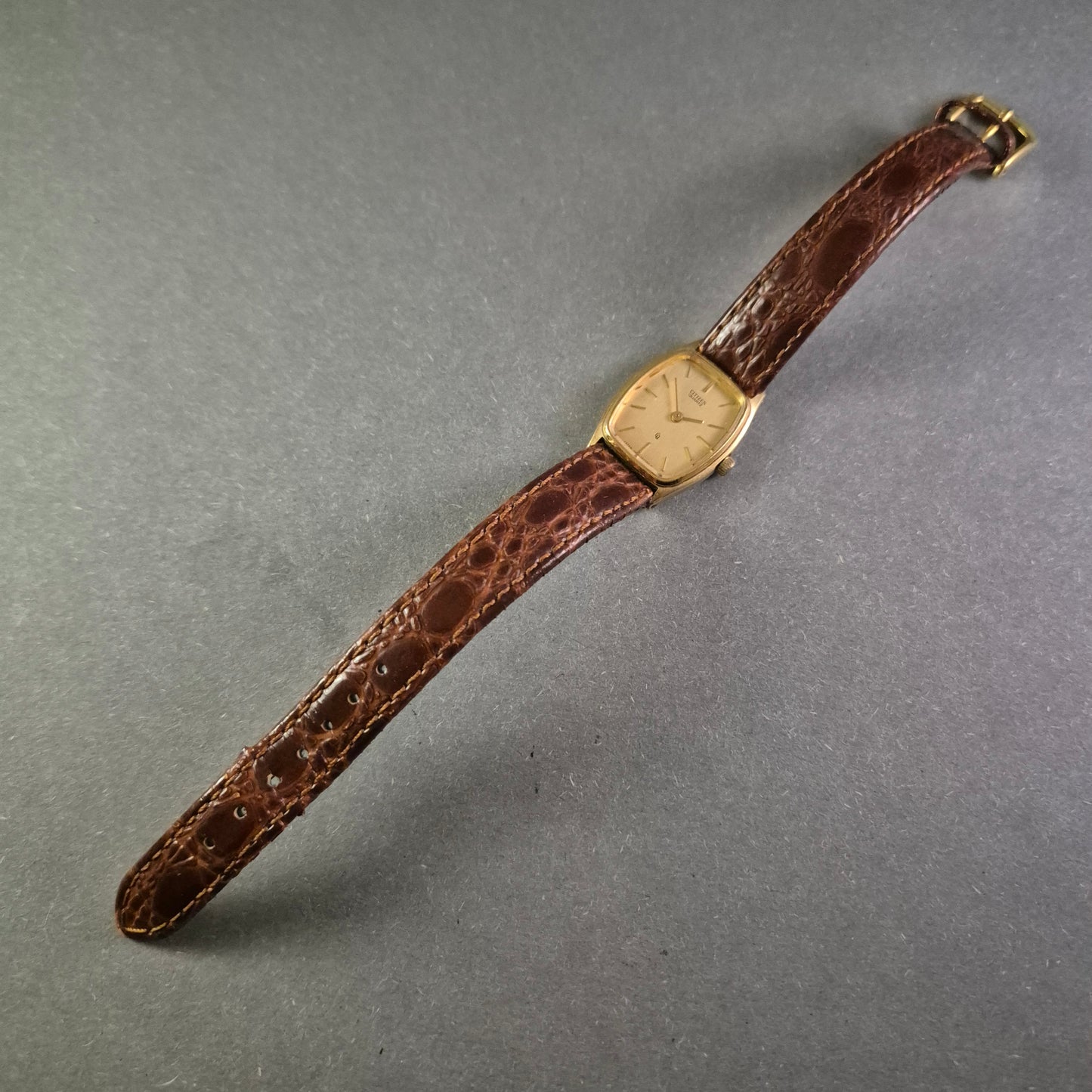 Citizen Damenarmbanduhr – Klassische Eleganz mit Gold-Optik