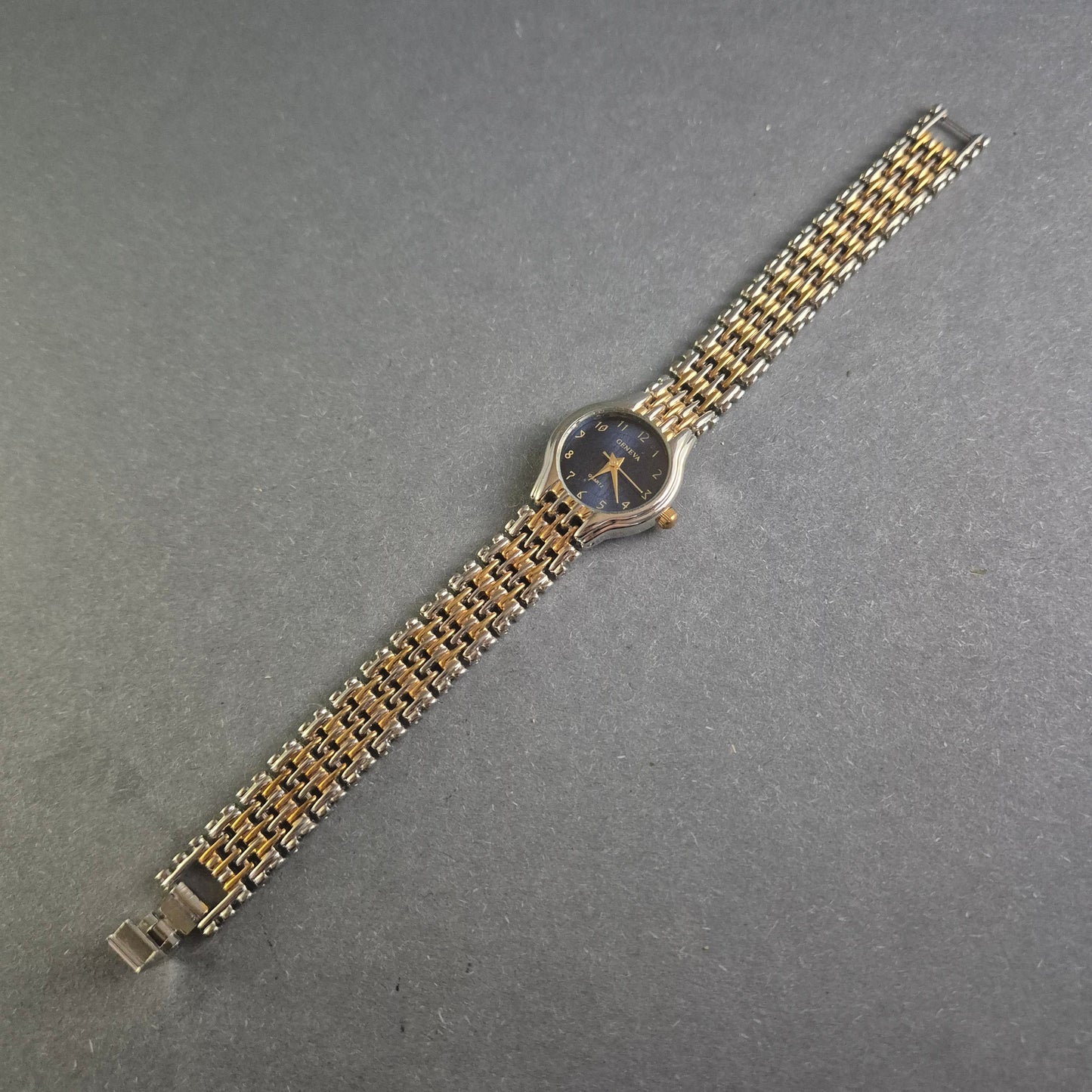 Geneva Damenarmbanduhr – Klassisches Design in Bicolor