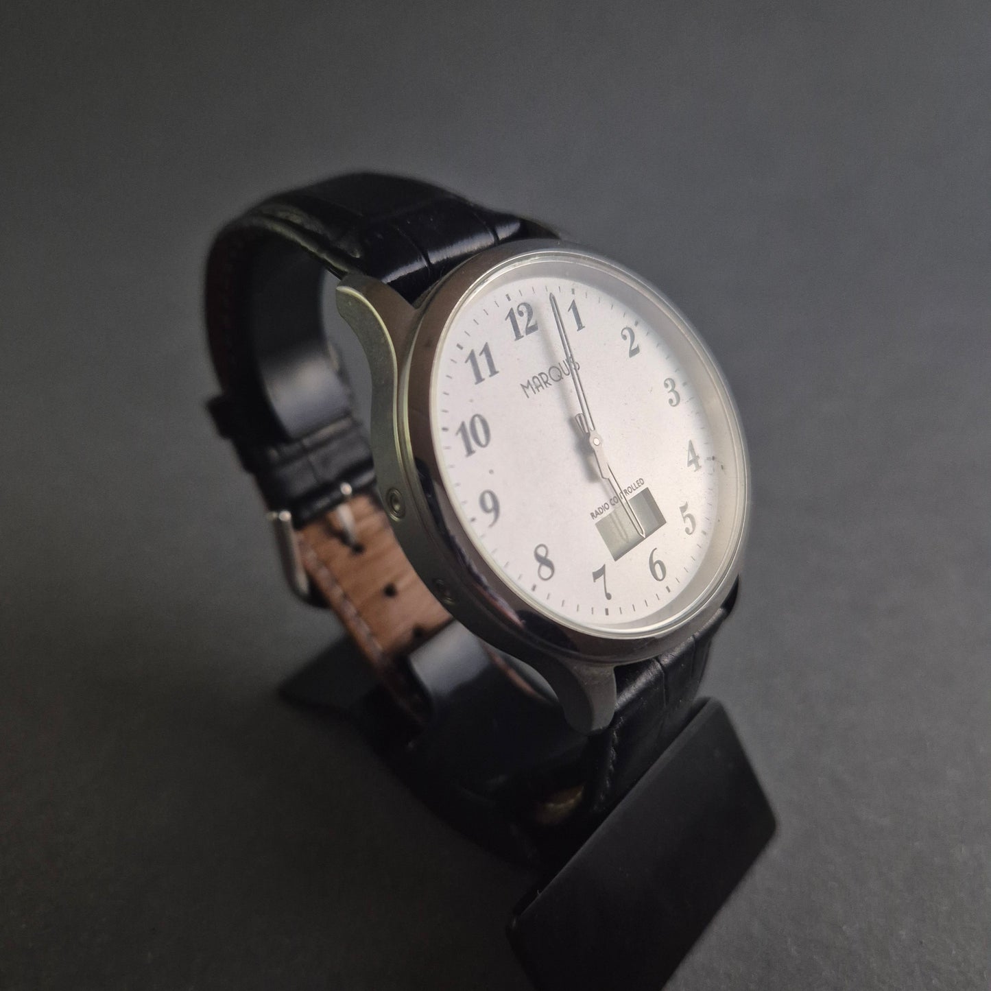 Marquis Herrenarmbanduhr – Funkgesteuerte Präzision mit klassischem Stil