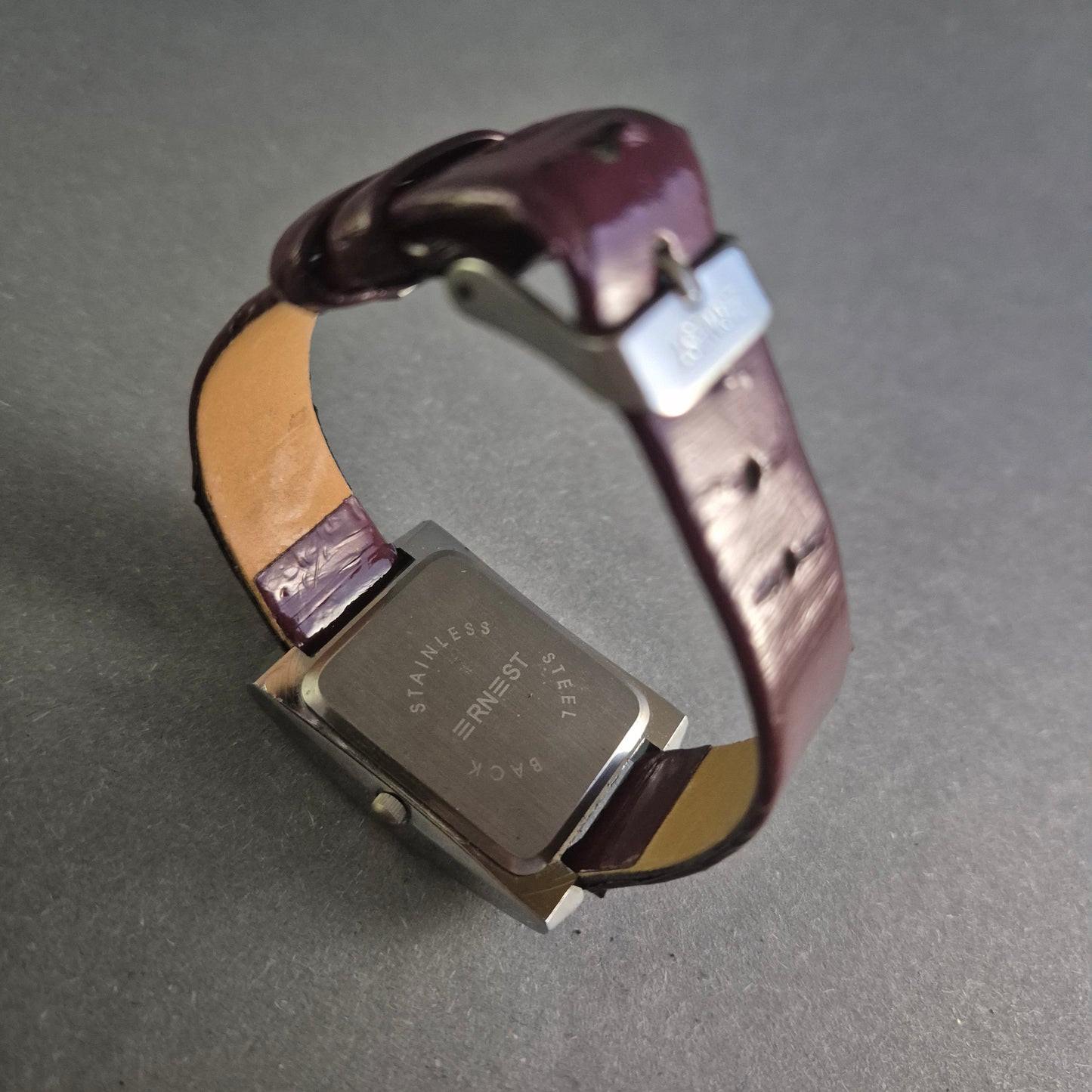 Stilvolle Ernest Damenarmbanduhr – Klassisches Design mit elegantem Lederarmband