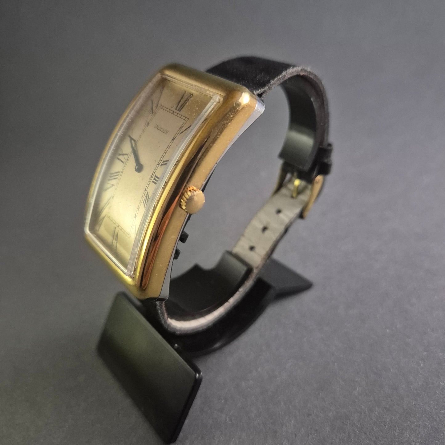 Elegante Dulux Damenarmbanduhr – Schweizer Präzision mit klassischem Design