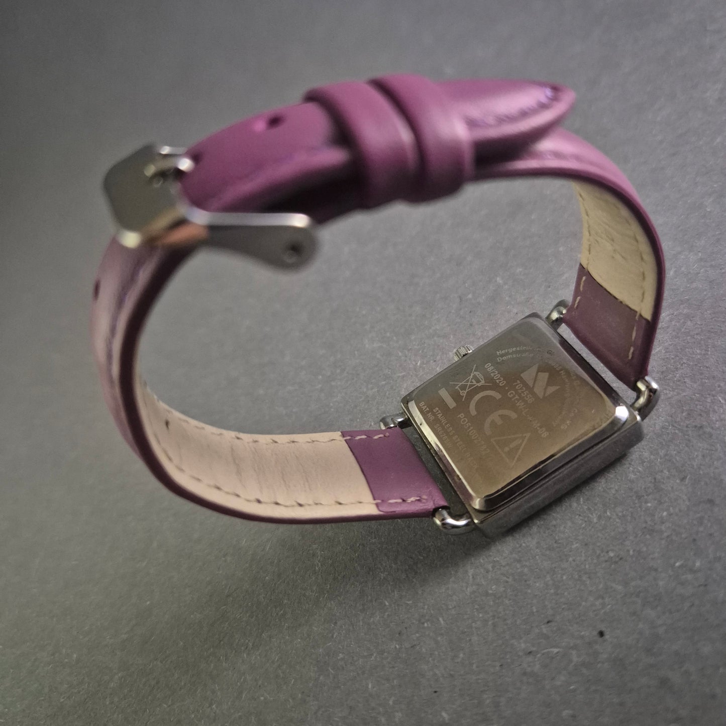 Elegante Krontaler Damenarmbanduhr – Stilvoller Look in Lila