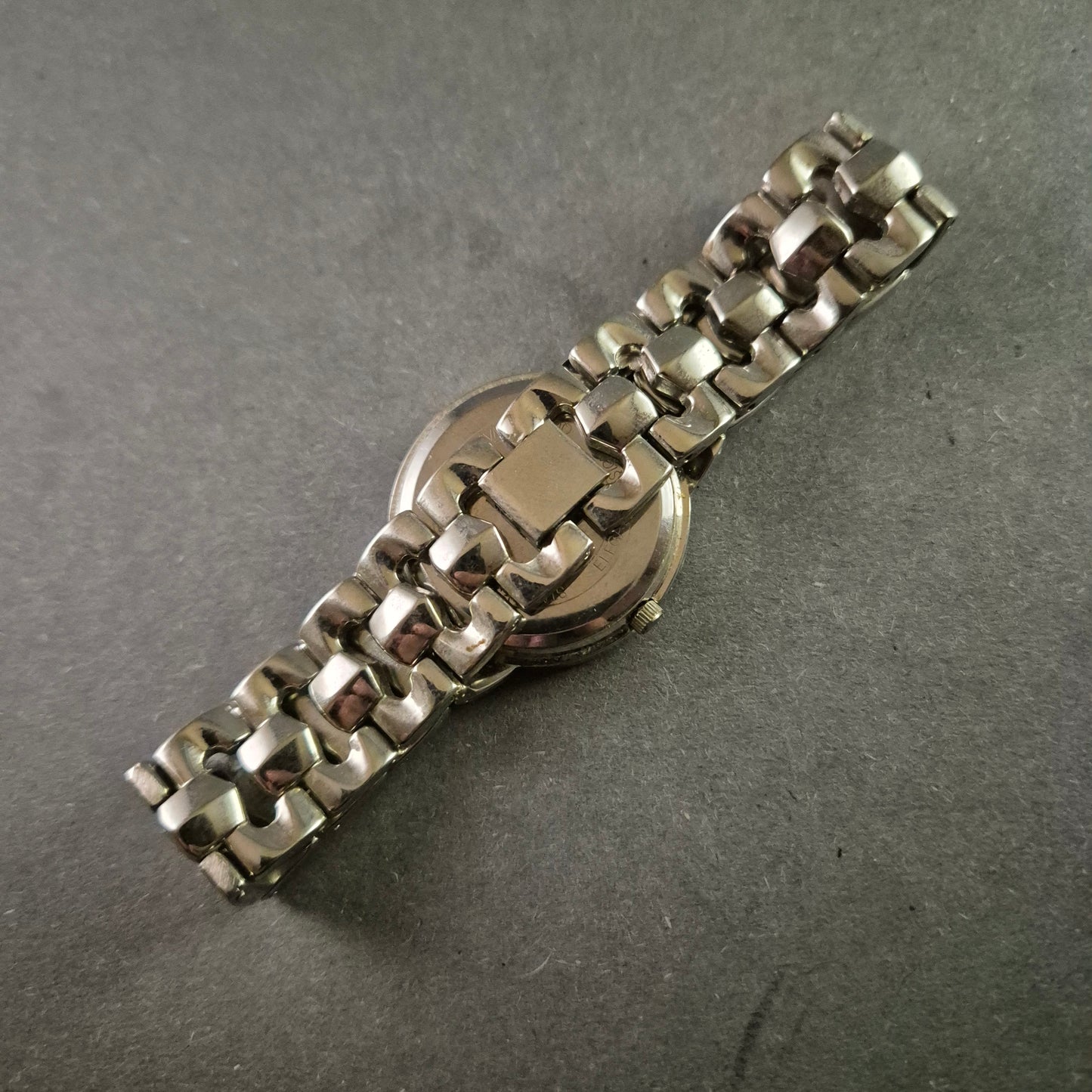 Zeitlose Geneva Classic Damenarmbanduhr – Elegantes Design für Alltag und Anlass