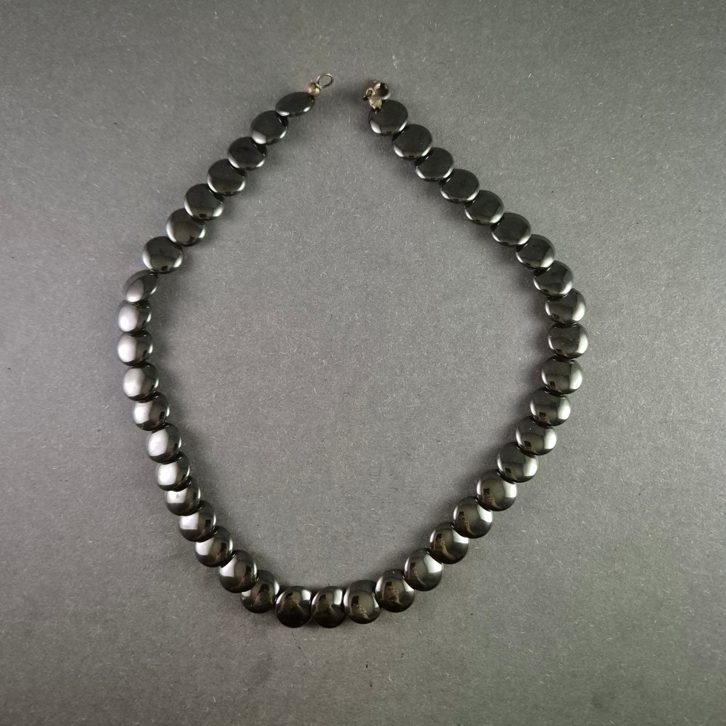 Elegante Hämatit-Halskette – Zeitloser Glanz für jeden Anlass