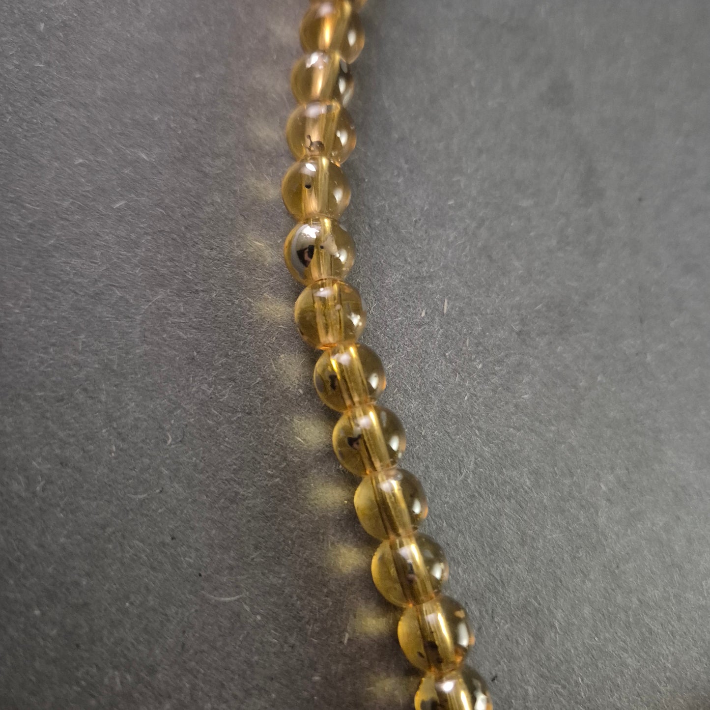 Goldgelbes Kristallarmband – Funkelnde Eleganz für jeden Anlass