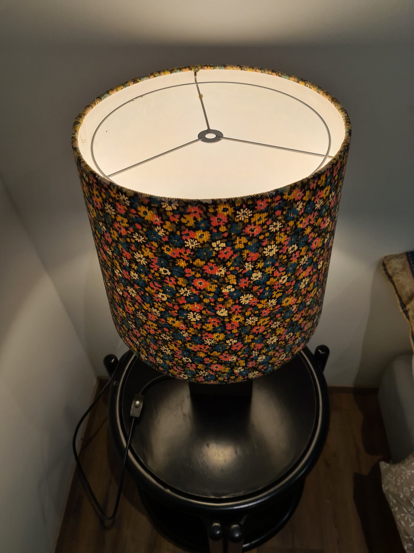 Art déco Stehlampe Tischlampe Schwarz Florale Design Vintage 62cm