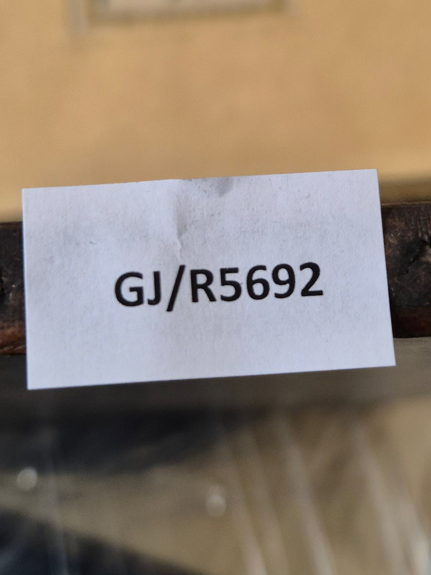 Betender Mönch mit Kruzifix, antikes Ölgemälde 32 x 27 cm