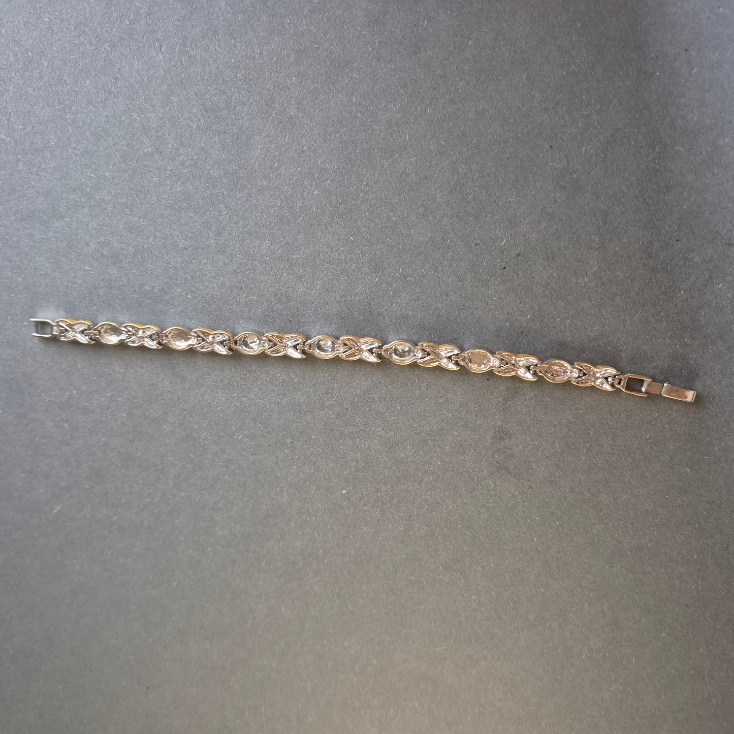 Elegantes Bicolor-Armband mit Zirkonia – Stilvolle Kombination aus Gold & Silber
