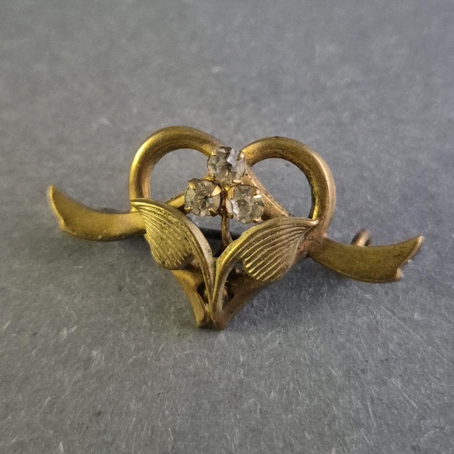 Antike Jugendstil-Brosche – Florales Design mit Strasssteinen