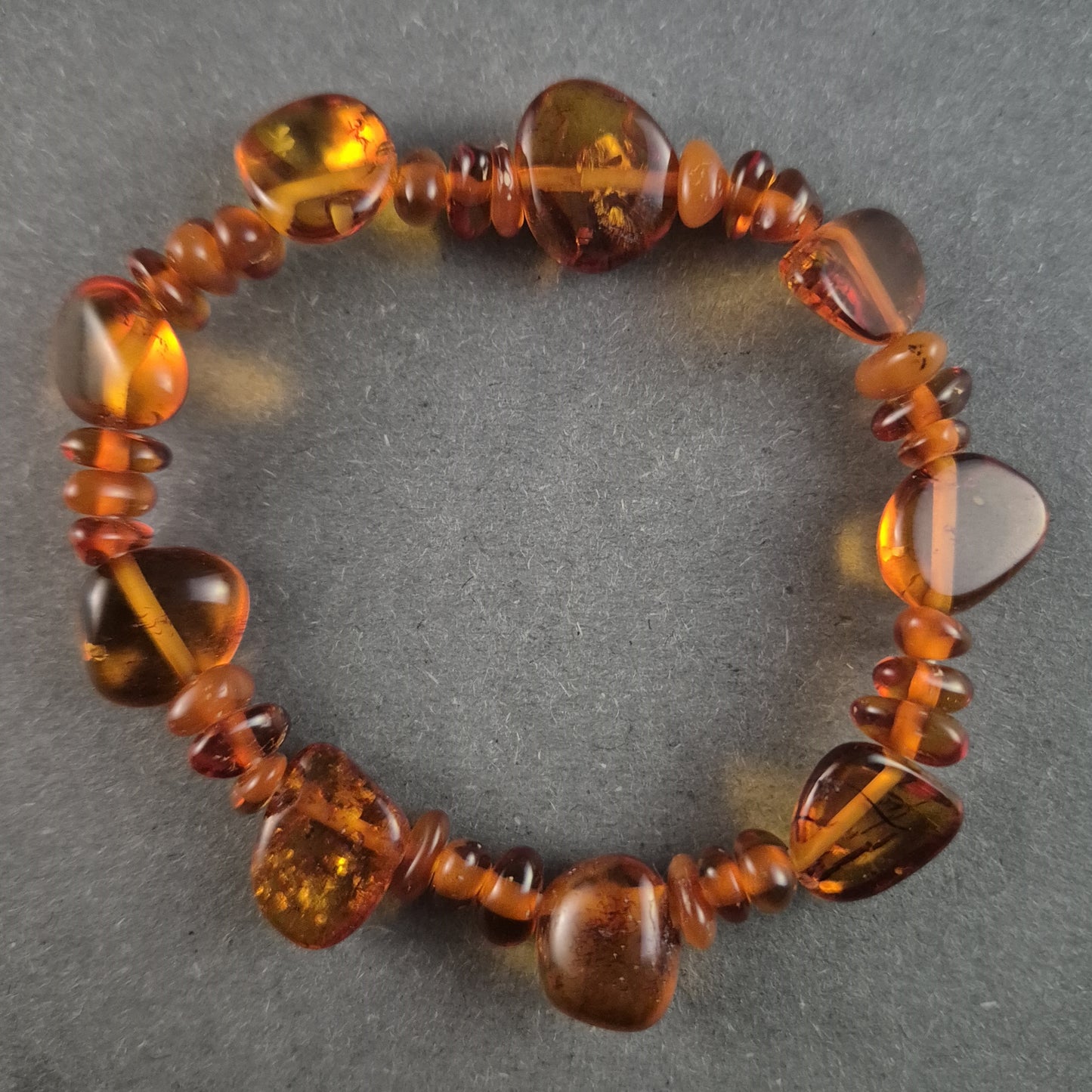 Elegantes Bernsteinarmband – Naturbelassene Schönheit