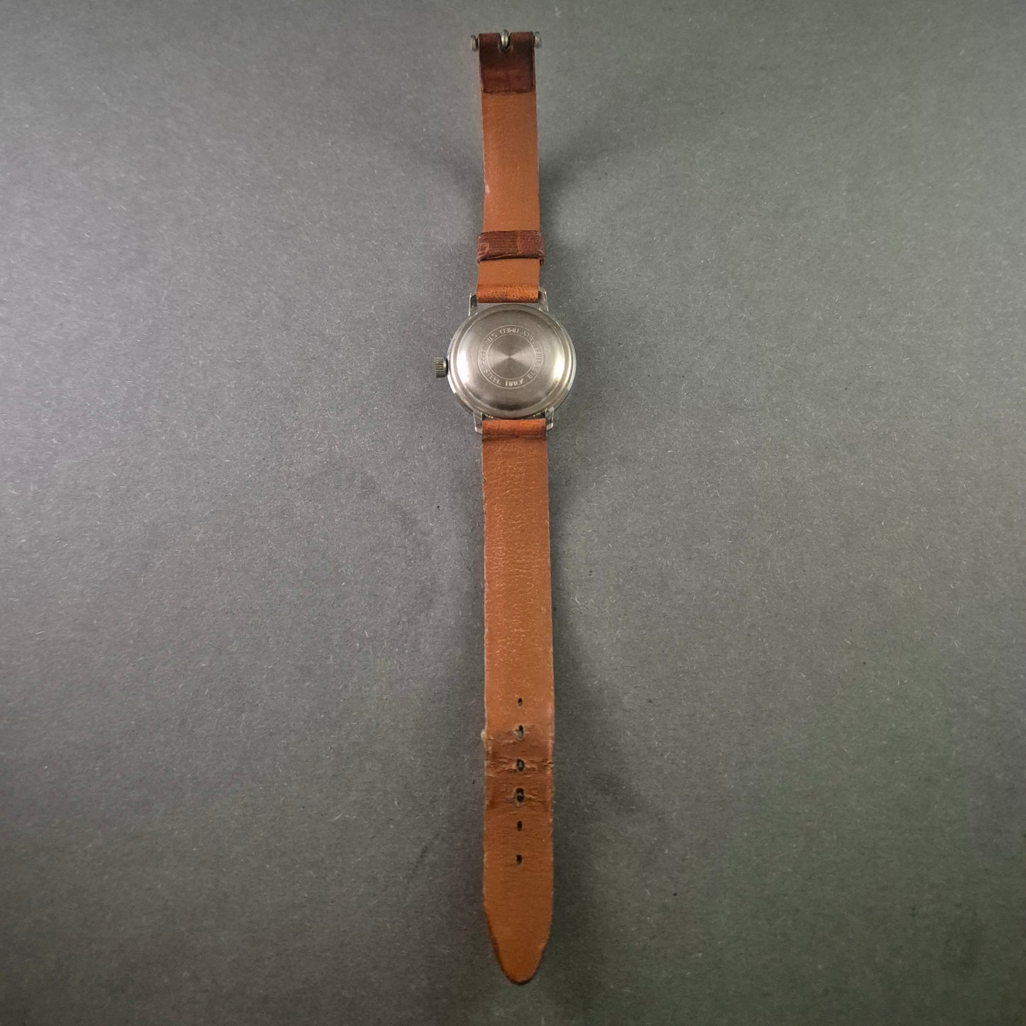 Vintage Karex Herrenarmbanduhr – Klassischer Stil mit braunem Lederarmband