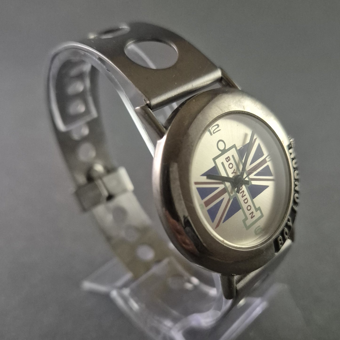 Boy London Armbanduhr – Trendiges Design mit Edelstahlarmband