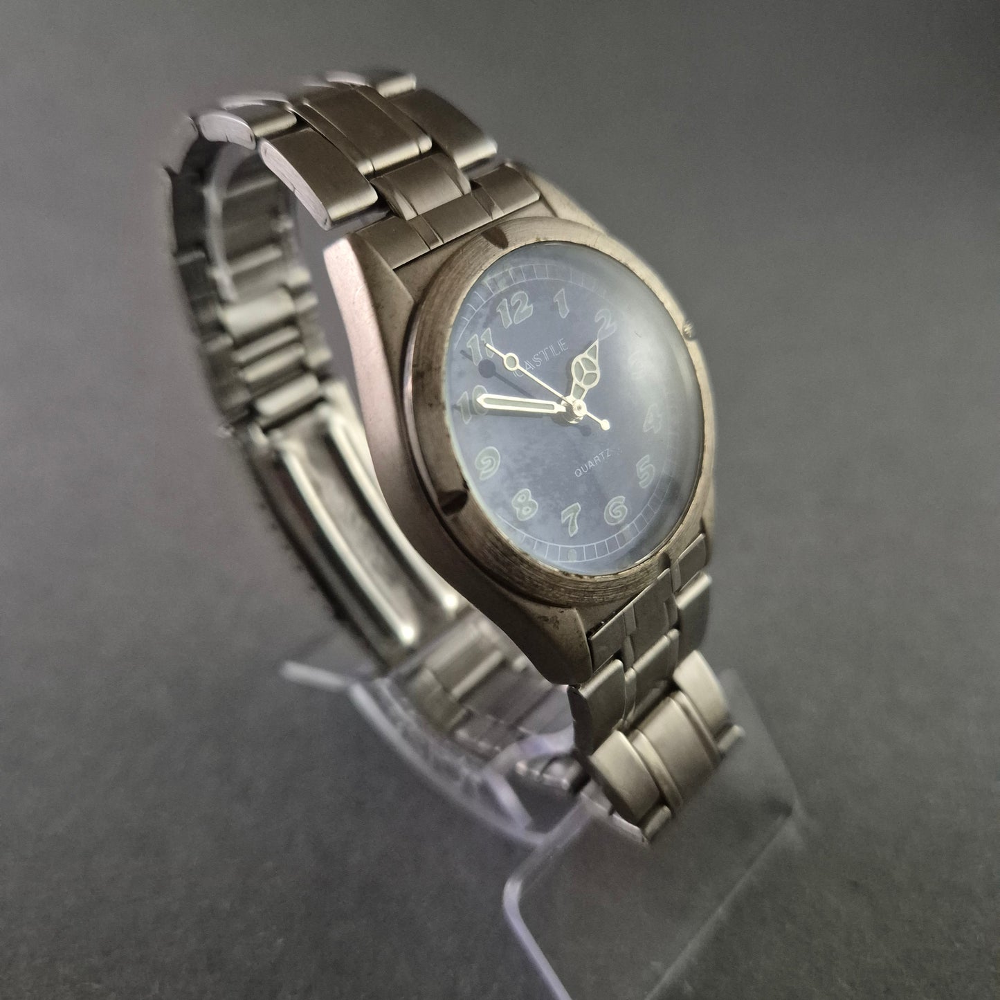 Castle Herrenarmbanduhr – Sportliches Design mit blauem Zifferblatt