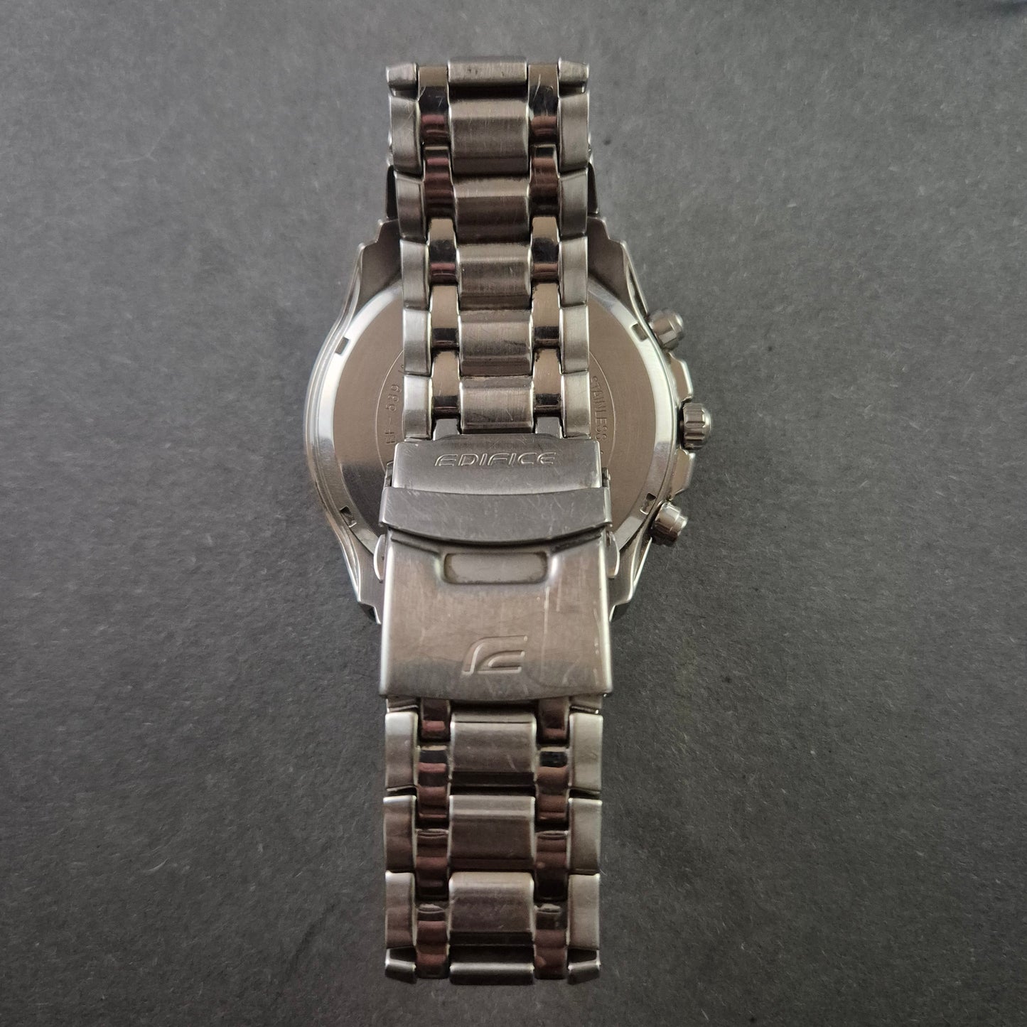 Casio Edifice Chronograph – Sportlich-elegante Herrenarmbanduhr