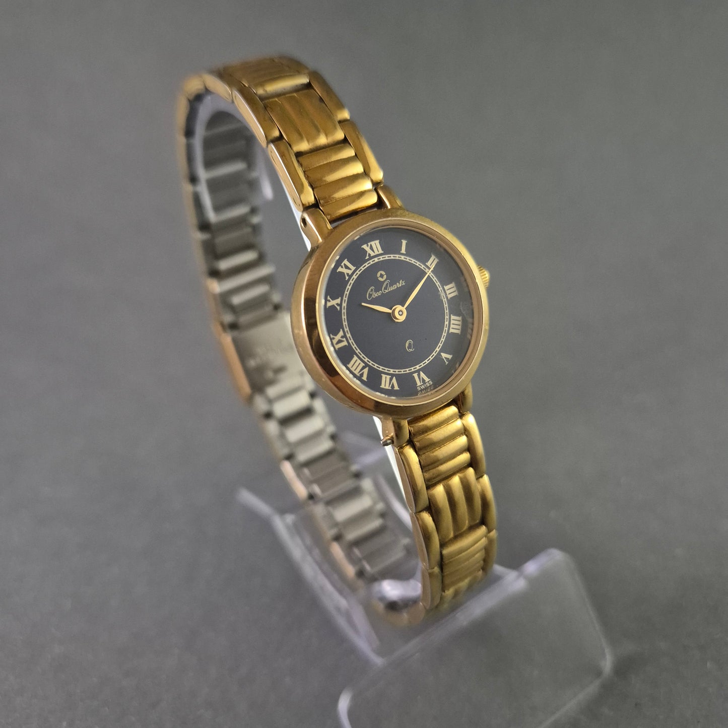 Elegante Damenarmbanduhr von Charle Coutier – Gold-Blaues Design