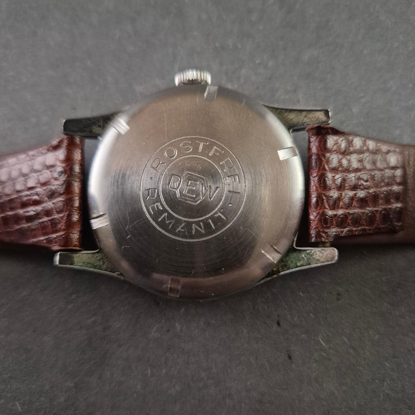 Vintage Kordoff Armbanduhr – Mechanisches Uhrwerk mit zeitlosem Design