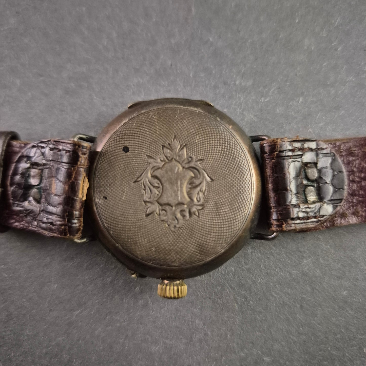 Antike Herrenarmbanduhr – Klassisches Design mit römischen Ziffern