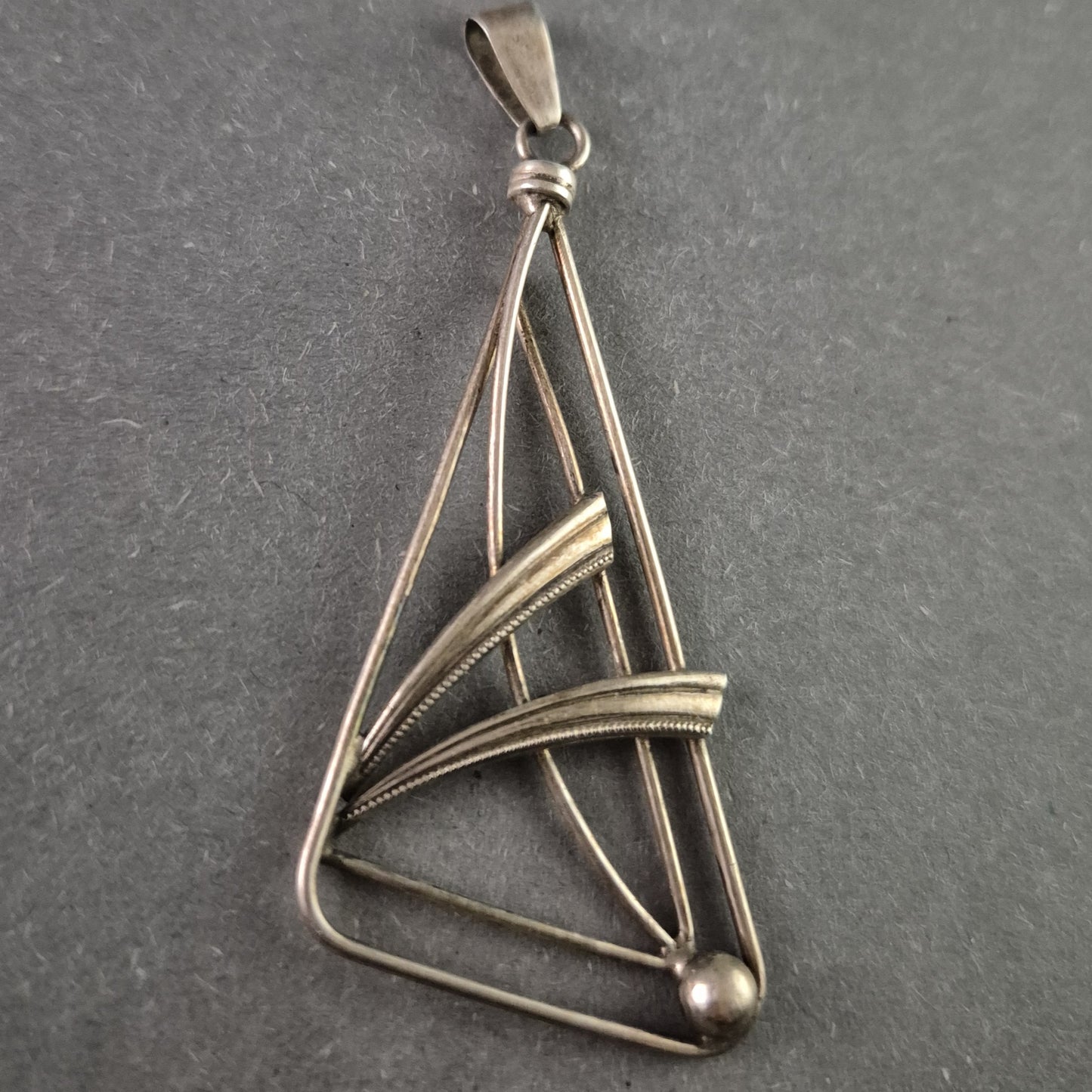 Geometrischer Vintage-Anhänger aus Silber