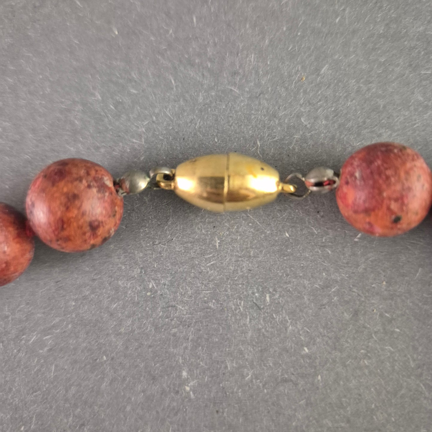 Vintage Rhodonit-Perlenkette – Natürliche Schönheit mit warmen Rottönen