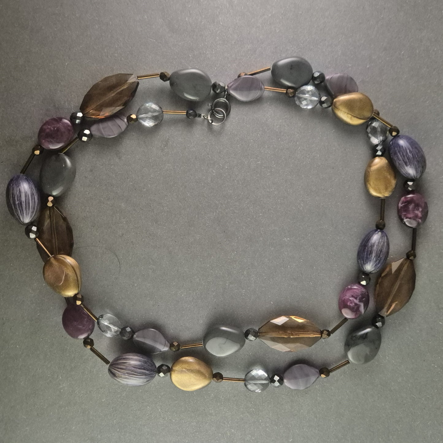 Vintage-Statement-Kette mit Glas- und Metallperlen – Elegante Erdtöne & Violett