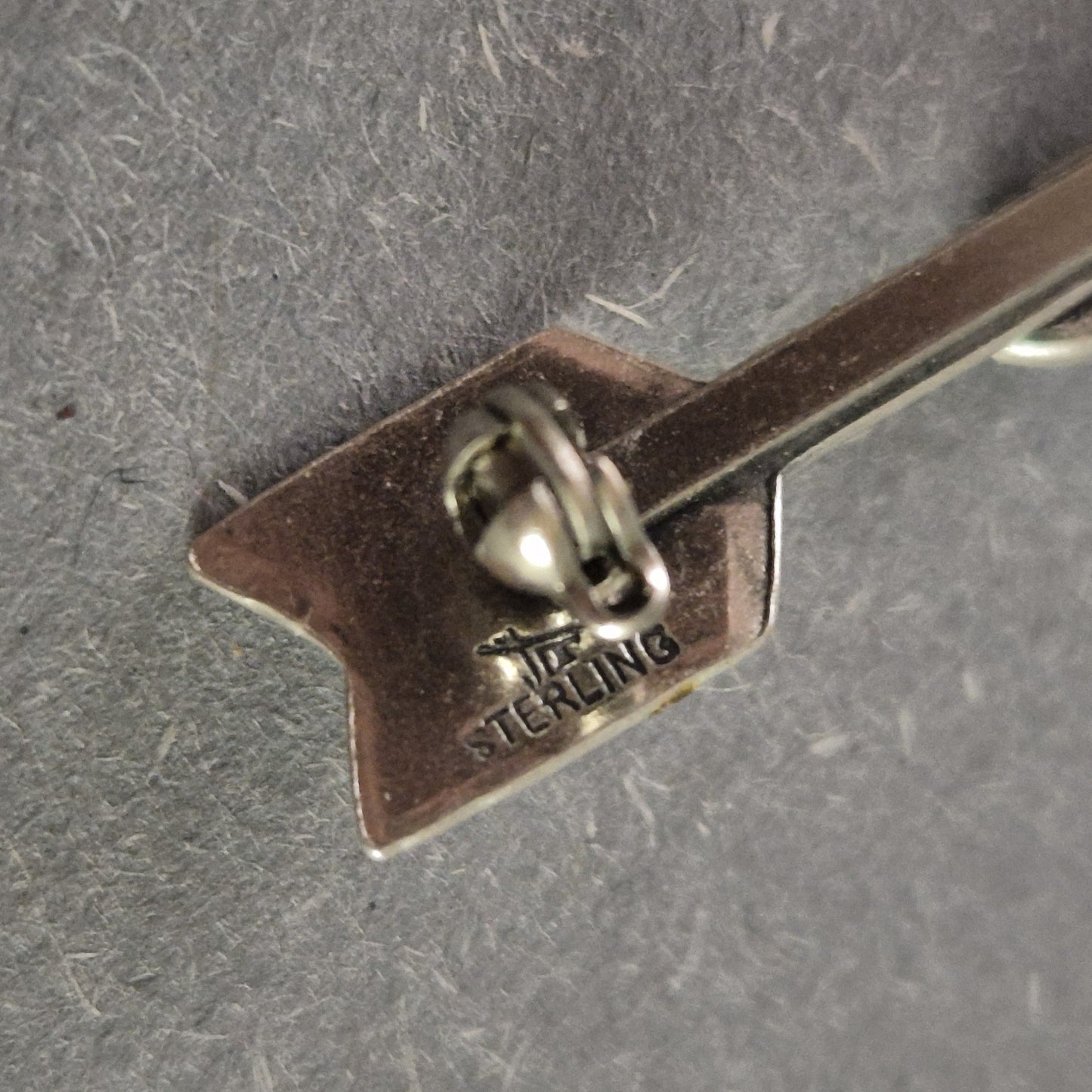 925 Sterling Silber Brosche in Pfeilform – Mit echtem Türkis