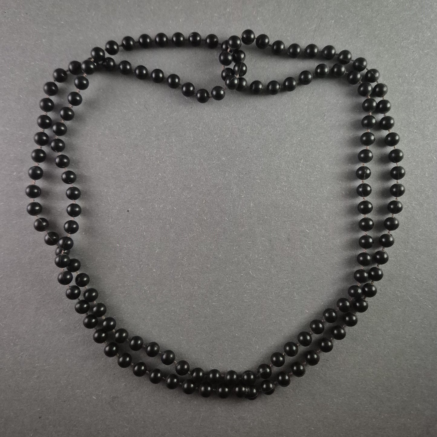 Vintage Onyx-Perlenkette – Elegante schwarze Naturstein-Halskette