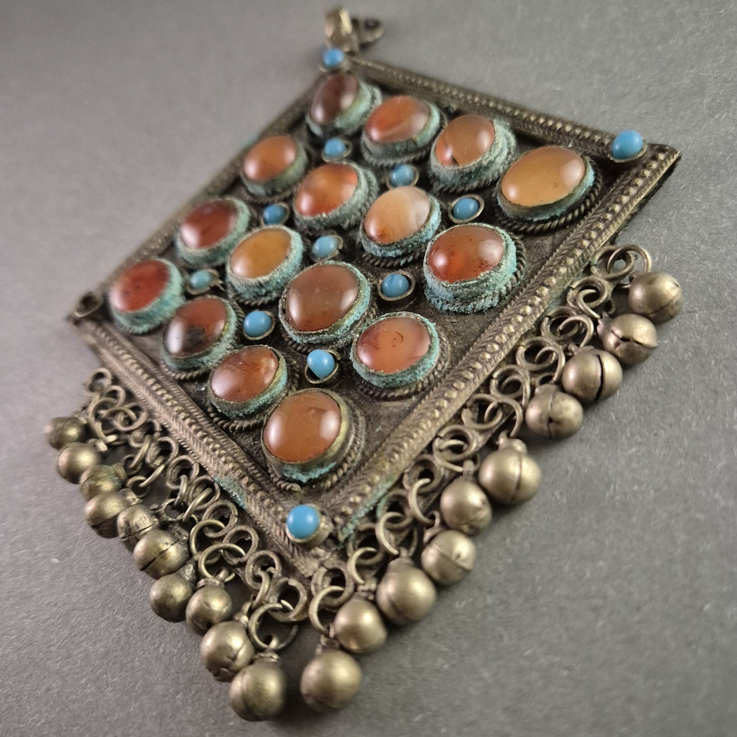 Antiker Berber-Anhänger aus Marokko – Handgefertigtes Ethno-Schmuckstück