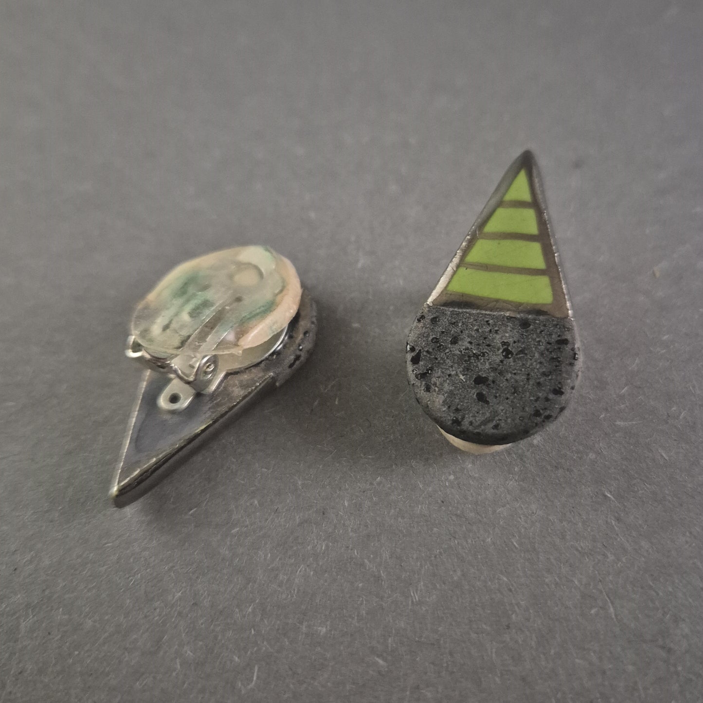 Manschettenknöpfe mit Lavastein und Emaille