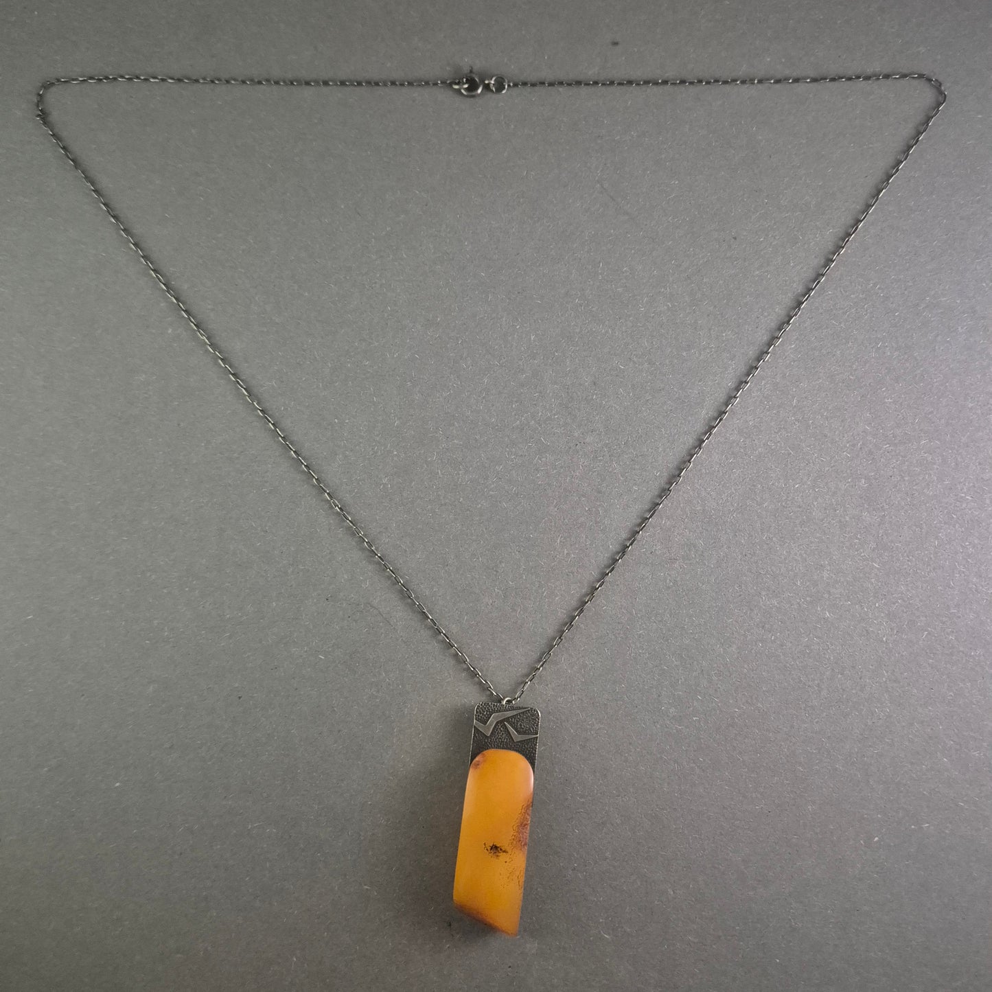 Elegante Bernsteinkette mit 875er Silber – Vintage-Schmuckstück