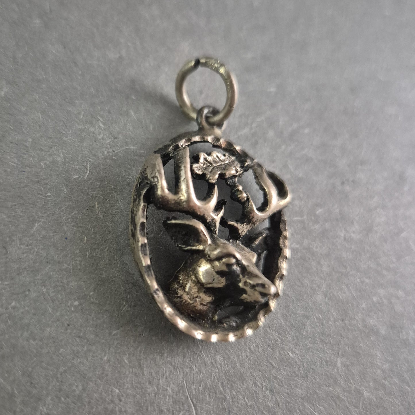 Vintage Silberanhänger mit Hirschmotiv – Jagdmotiv im klassischen Design