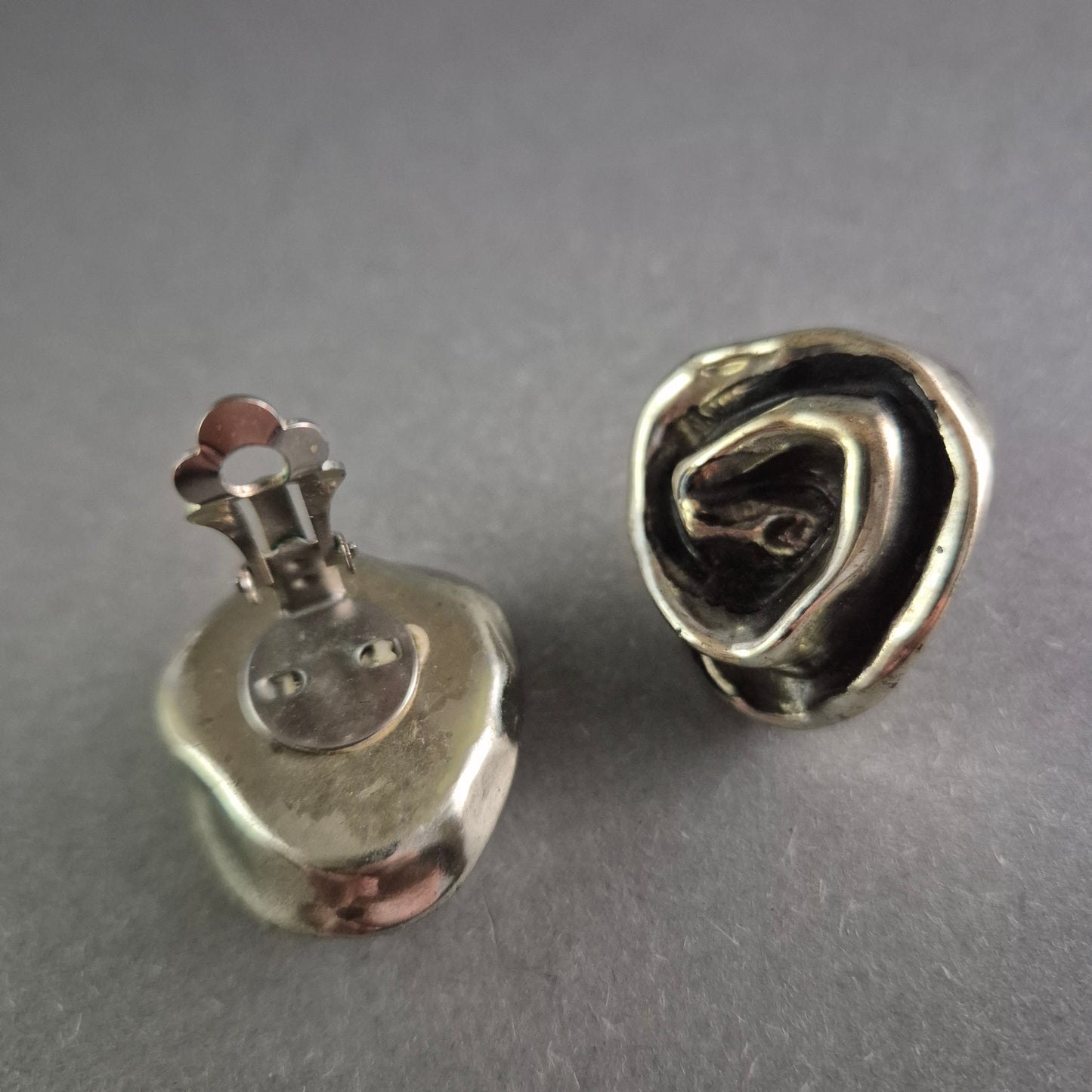 Vintage Sterling Silber Clip-Ohrringe – Organisches Design im Retro-Stil