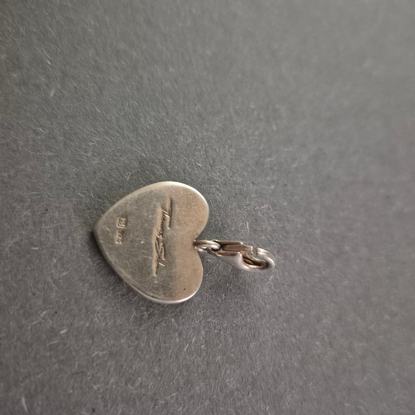 Silberanhänger Herz „Love“ – Romantisches Design mit Gravur