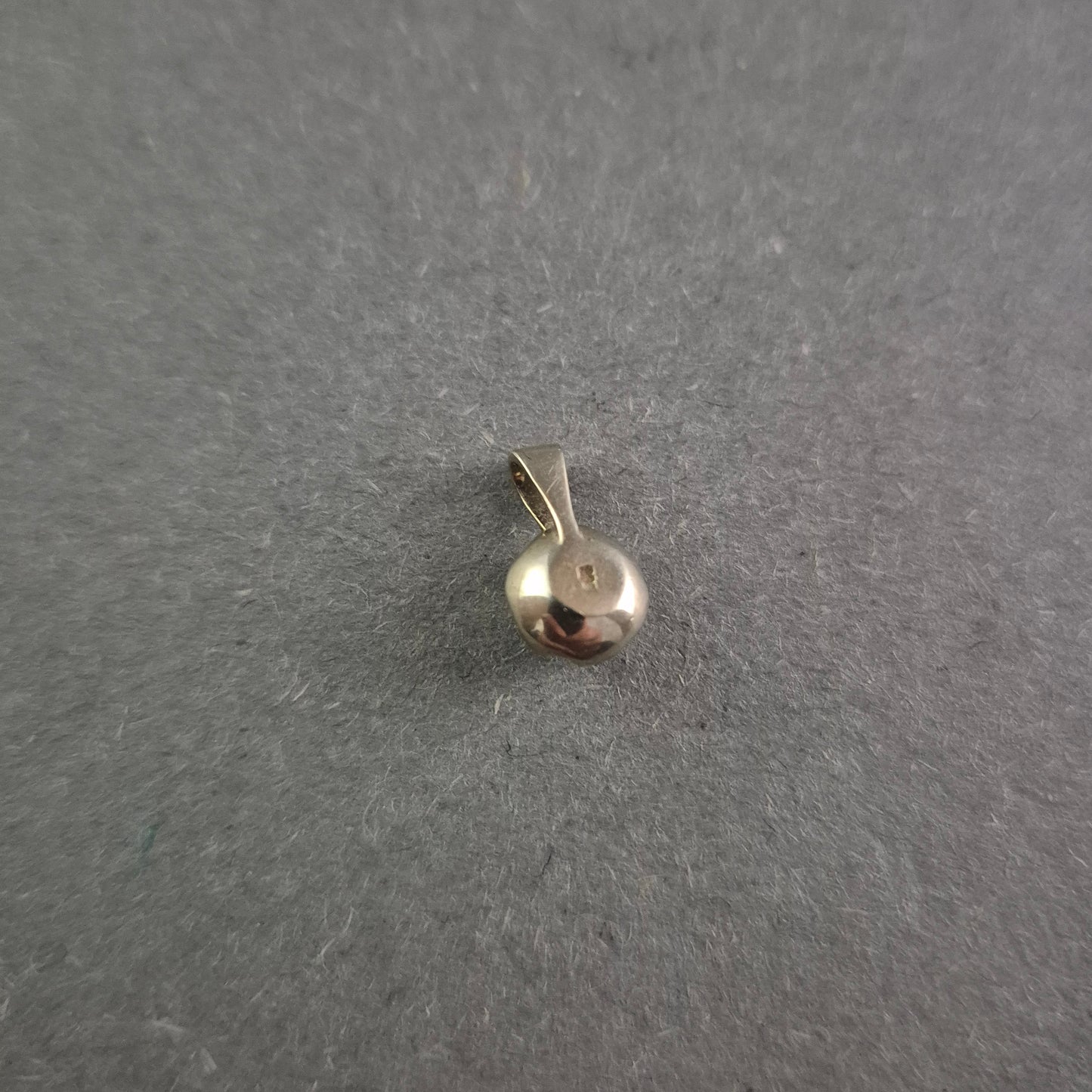 Eleganter Zirkonia-Anhänger aus vergoldetem Silber – Zeitloser Glanz