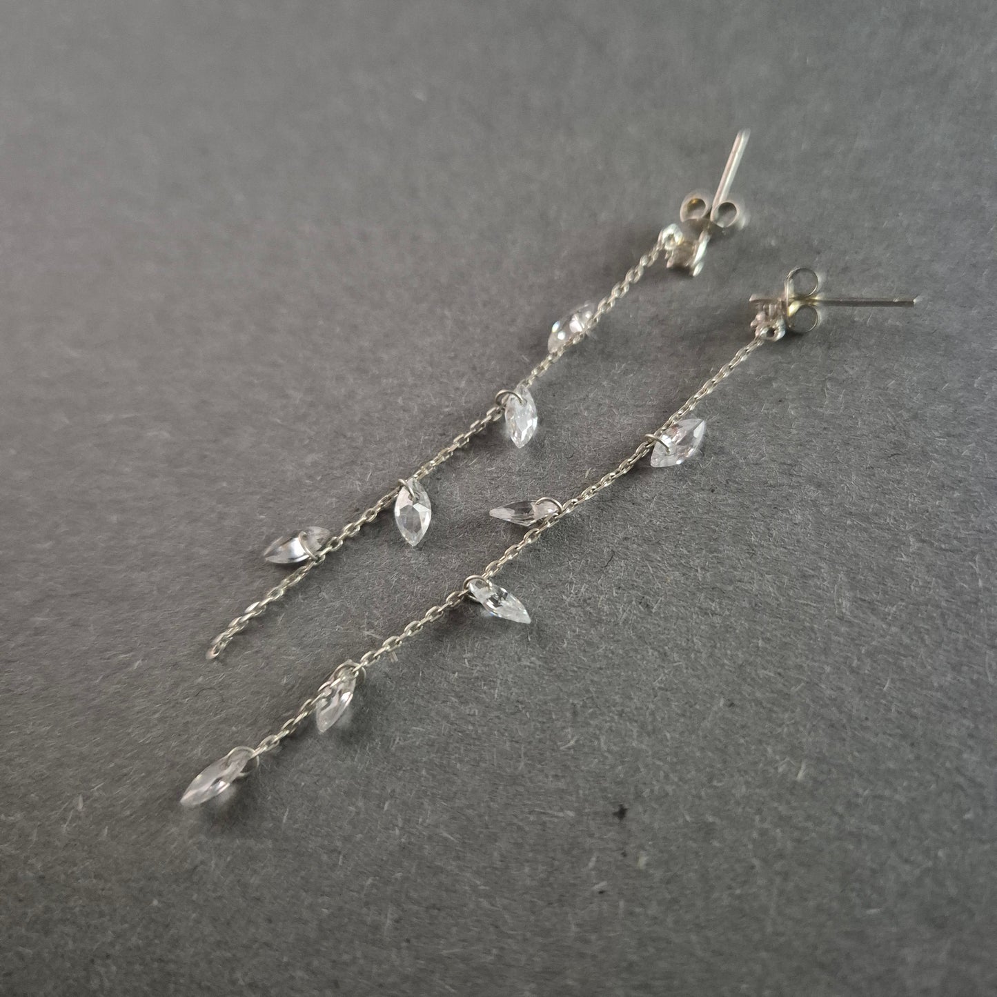 Elegante Hängeohrringe mit Kristallen – Zeitloser Glamour für jeden Anlass