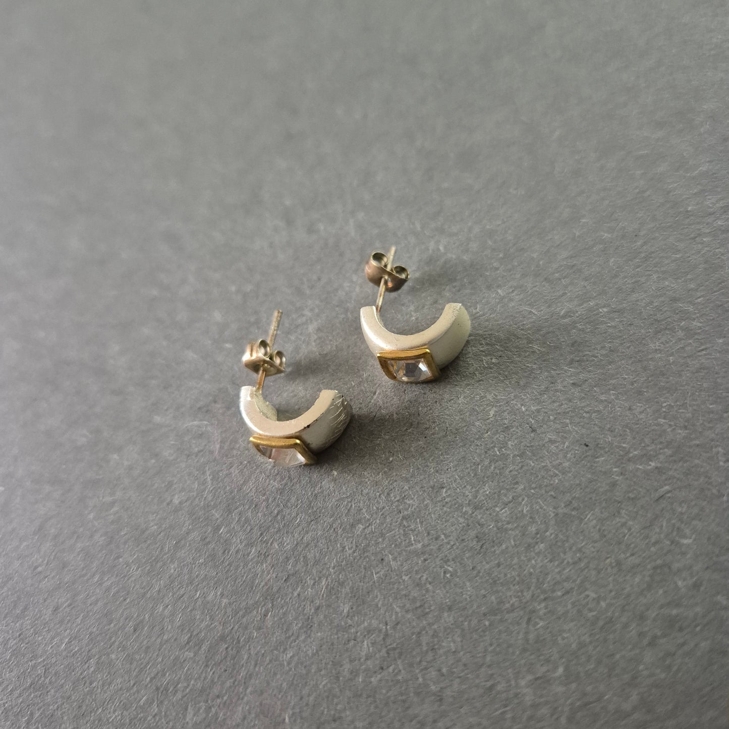 Elegante Bicolor-Silberohrringe mit Zirkonia – Moderner Chic