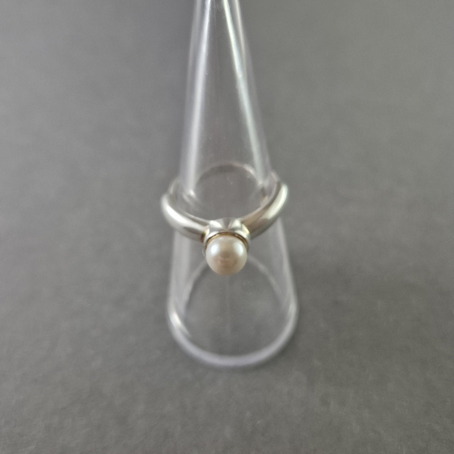 Eleganter 925 Silberring mit echter Perle – Klassische Schönheit