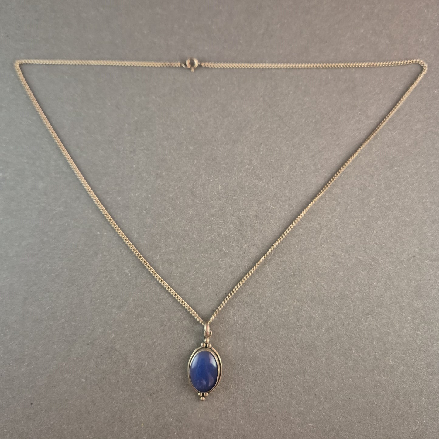 Vintage Silberkette mit ovalem Blauachat-Anhänger – Klassische Eleganz