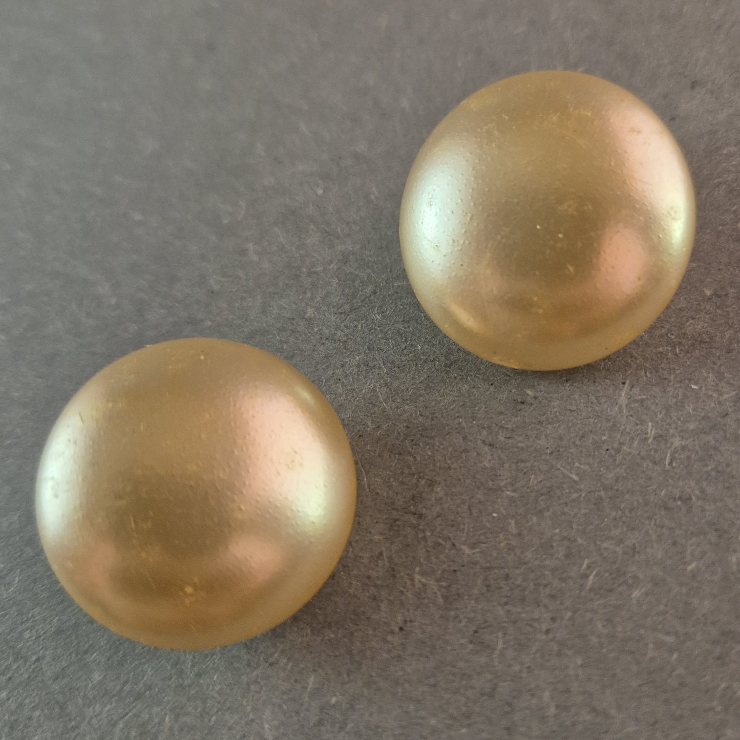 Elegante Vintage Clip-Ohrringe in Champagnergold – Klassischer Retro-Stil