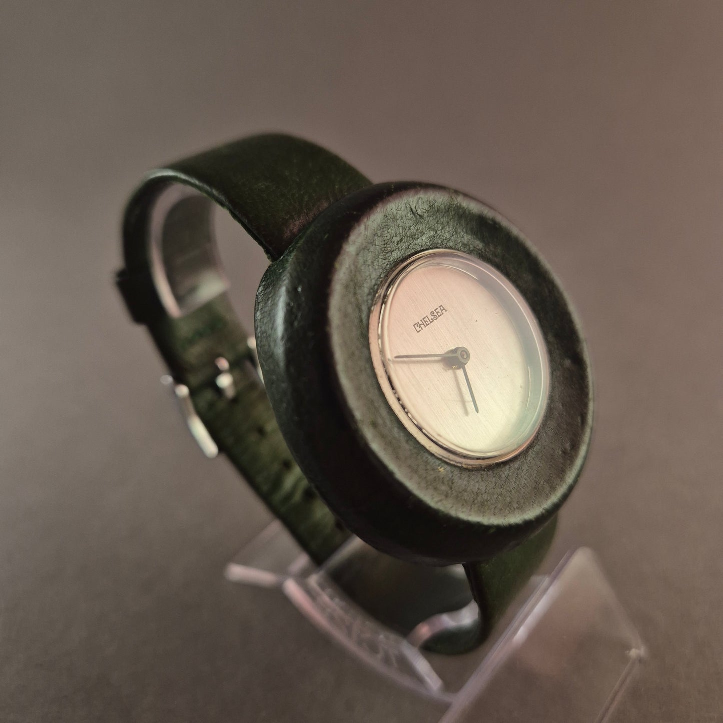 Außergewöhnliche Chelsea Damenarmbanduhr – Grünes Design mit Lederbezug